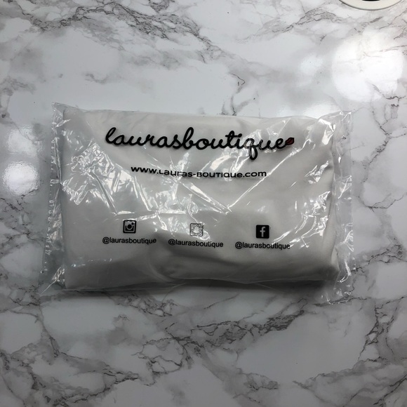 Laura’s boutique white dress with slit - Picture 3 of 3